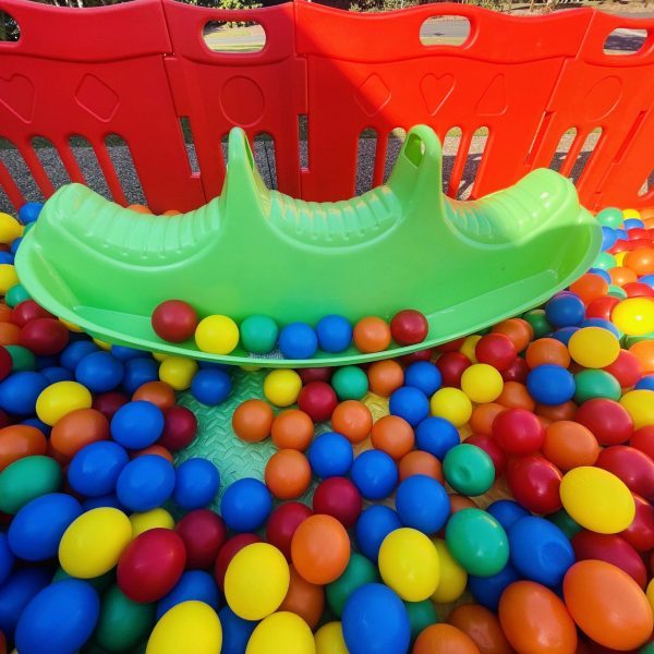 Deluxe Small Ball Pit 2x2m With Play Pack - Image 3
